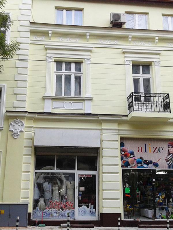 Conservation and restoration works on the façade of the building on 10 Ekzarh Yosif Str.